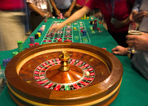 roulette-table-and-players